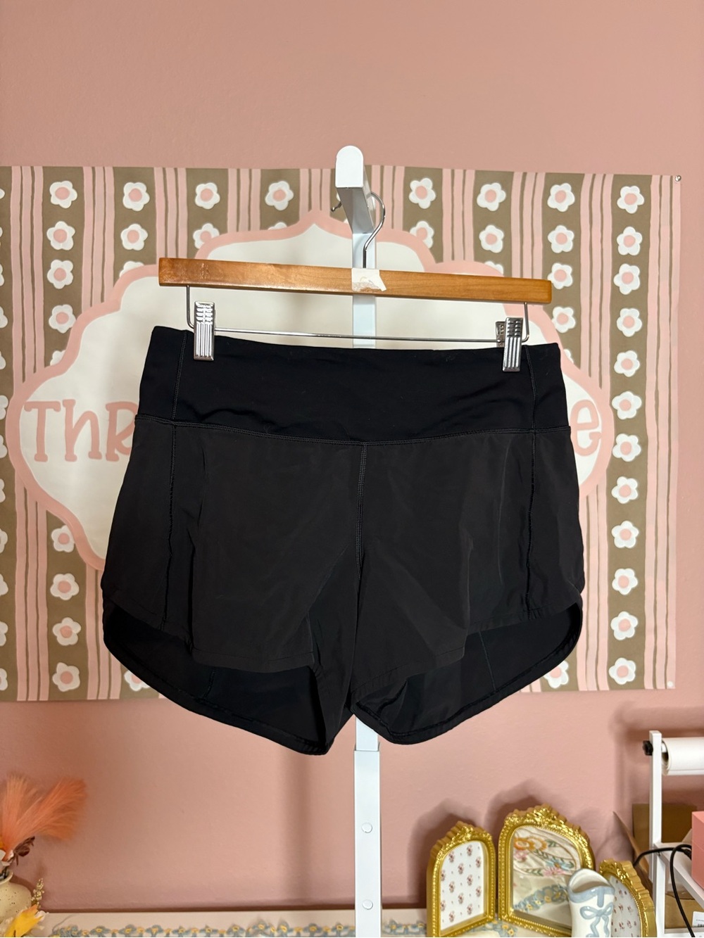 Black lululemon speed up shorts